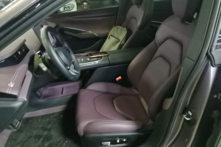 Used Xiaomi Auto SU7 2024 Rear-Drive Long-Range Intelligent Driving Version Left Front Seat
