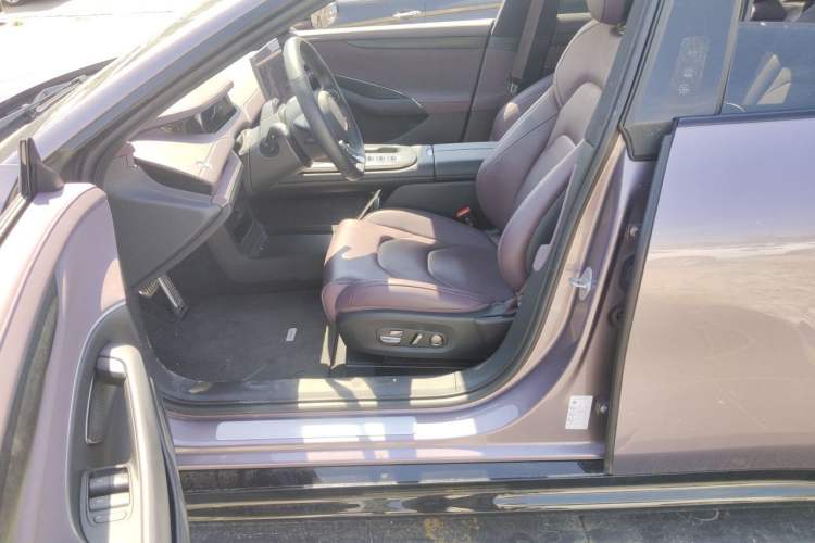 Used Xiaomi Auto SU7 2024 Four-Wheel Drive Ultra-Long Range Advanced Intelligent Driving Max Edition Left Front Seat