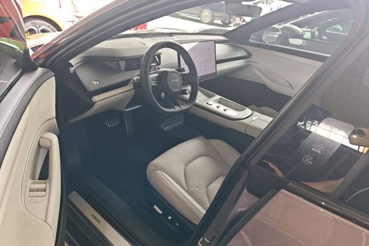 Used Xiaomi Auto SU7 2024 Rear-Drive Long-Range Intelligent Driving Version Left Front Seat