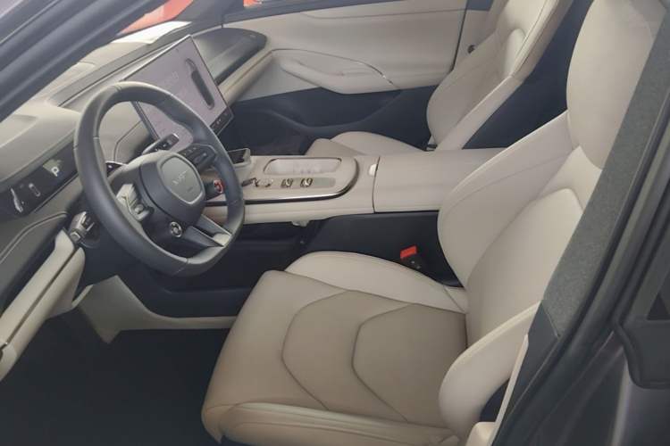 Used Xiaomi Auto SU7 2024 Rear-Drive Ultra-Long Range Advanced Pro-Level Intelligent Driving Version Left Front Seat