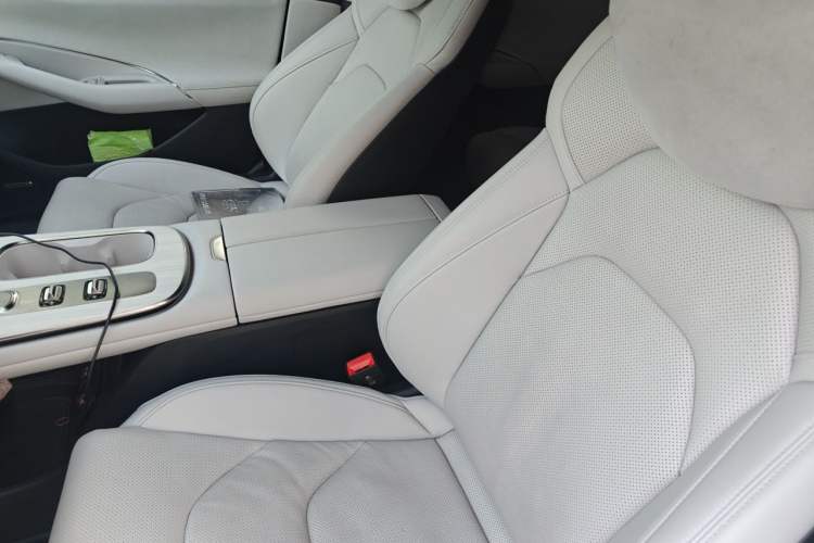 Used Xiaomi Auto SU7 2024 Rear-Drive Long-Range Intelligent Driving Version Left Front Seat