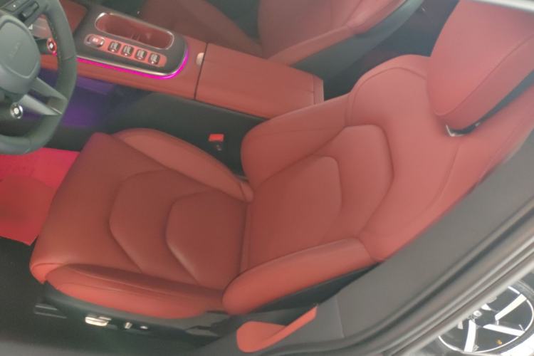 Used Xiaomi Auto SU7 2024 Four-Wheel Drive Ultra-Long Range Advanced Intelligent Driving Max Edition Left Front Seat