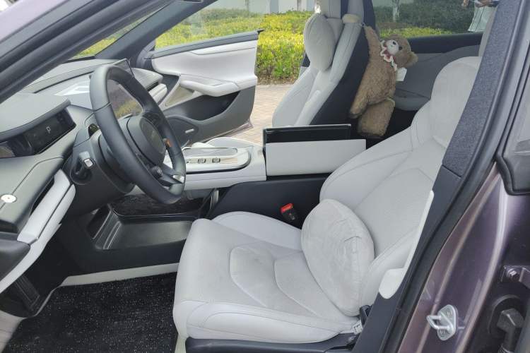 Used Xiaomi Auto SU7 2024 Rear-Drive Long-Range Intelligent Driving Version Left Front Seat