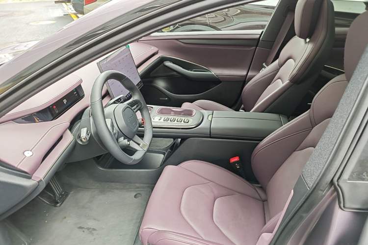 Used Xiaomi Auto SU7 2024 Rear-Drive Ultra-Long Range Advanced Pro-Level Intelligent Driving Version Left Front Seat