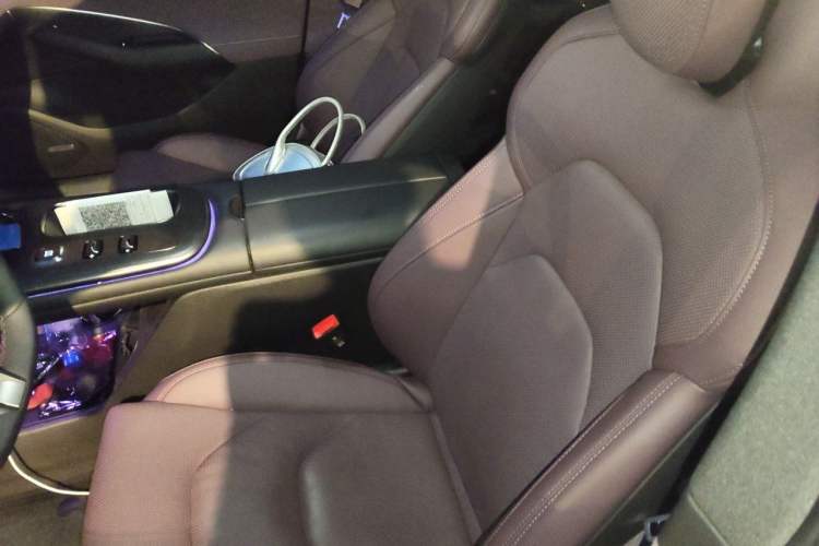 Used Xiaomi Auto SU7 2024 Rear-Drive Long-Range Intelligent Driving Version Left Front Seat
