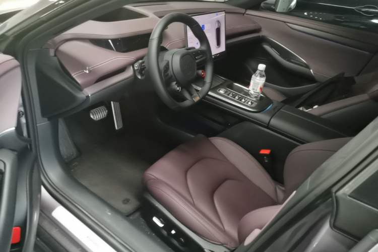 Used Xiaomi Auto SU7 2024 Four-Wheel Drive Ultra-Long Range Advanced Intelligent Driving Max Edition Left Front Seat