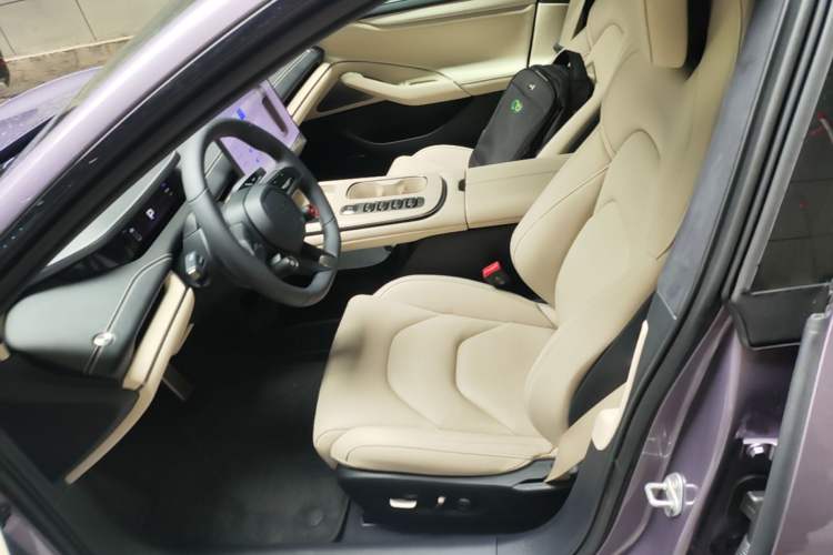 Used Xiaomi Auto SU7 2024 Four-Wheel Drive Ultra-Long Range Advanced Intelligent Driving Max Edition Left Front Seat