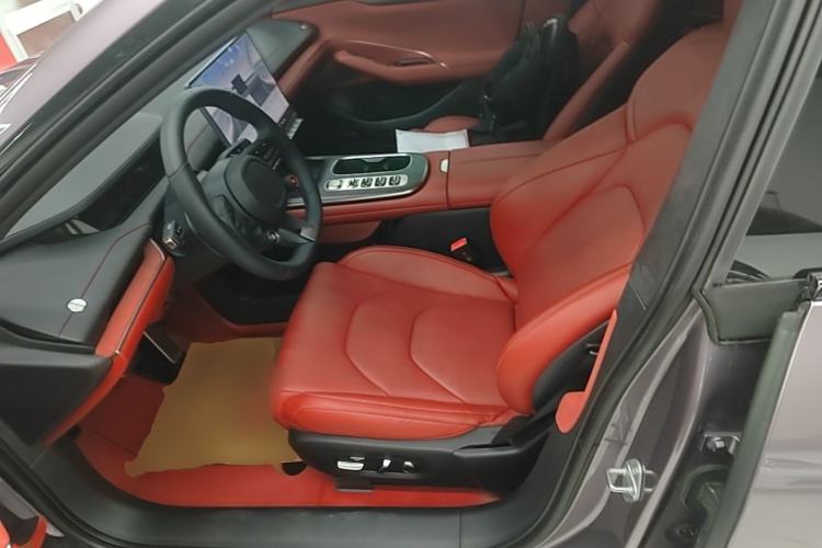 Used Xiaomi Auto SU7 2024 Four-Wheel Drive Ultra-Long Range Advanced Intelligent Driving Max Edition Left Front Seat