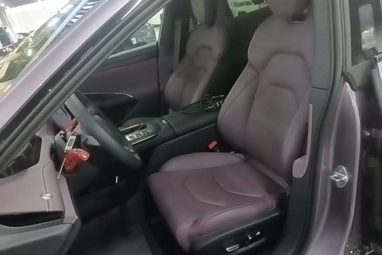 Used Xiaomi Auto SU7 2024 Rear-Drive Ultra-Long Range Advanced Pro-Level Intelligent Driving Version Left Front Seat
