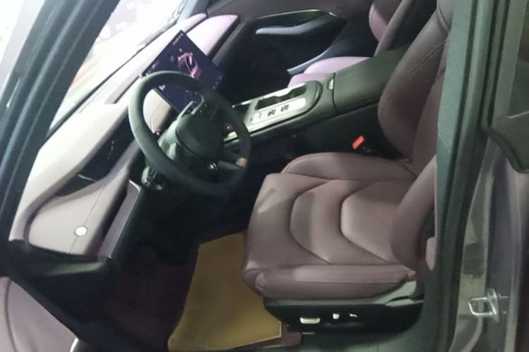 Used Xiaomi Auto SU7 2024 Rear-Drive Long-Range Intelligent Driving Version Left Front Seat