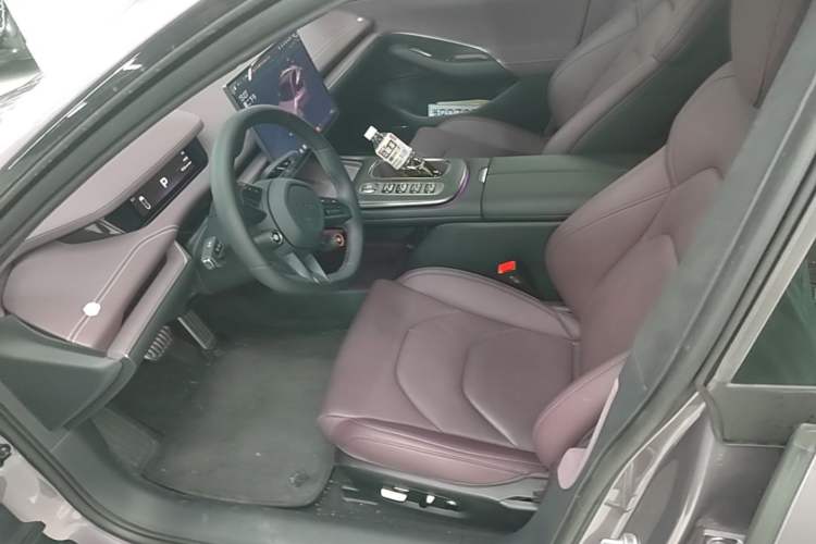 Used Xiaomi Auto SU7 2024 Four-Wheel Drive Ultra-Long Range Advanced Intelligent Driving Max Edition Left Front Seat