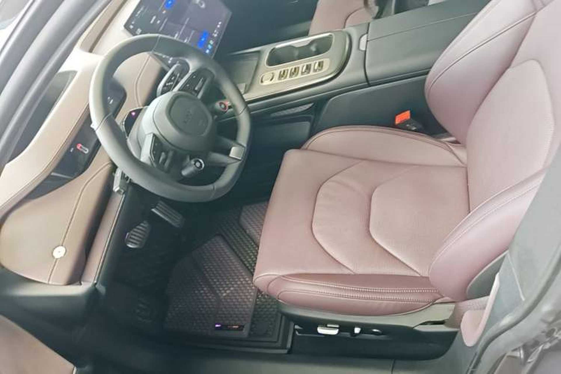 Used Xiaomi Auto SU7 2024 Four-Wheel Drive Ultra-Long Range Advanced Intelligent Driving Max Edition Left Front Seat