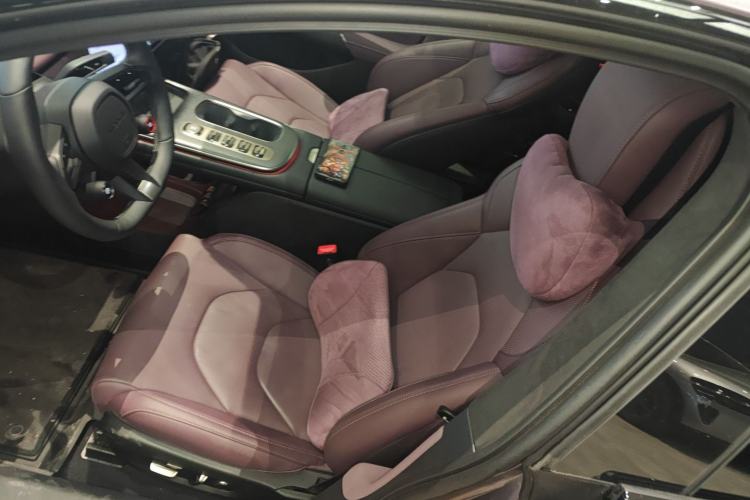 Used Xiaomi Auto SU7 2024 Four-Wheel Drive Ultra-Long Range Advanced Intelligent Driving Max Edition Left Front Seat