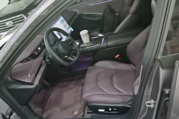 Used Xiaomi Auto SU7 2024 Rear-Drive Long-Range Intelligent Driving Version Left Front Seat
