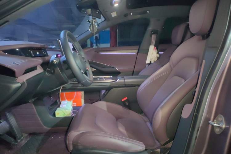 Used Xiaomi Auto SU7 2024 Rear-Drive Long-Range Intelligent Driving Version Left Front Seat