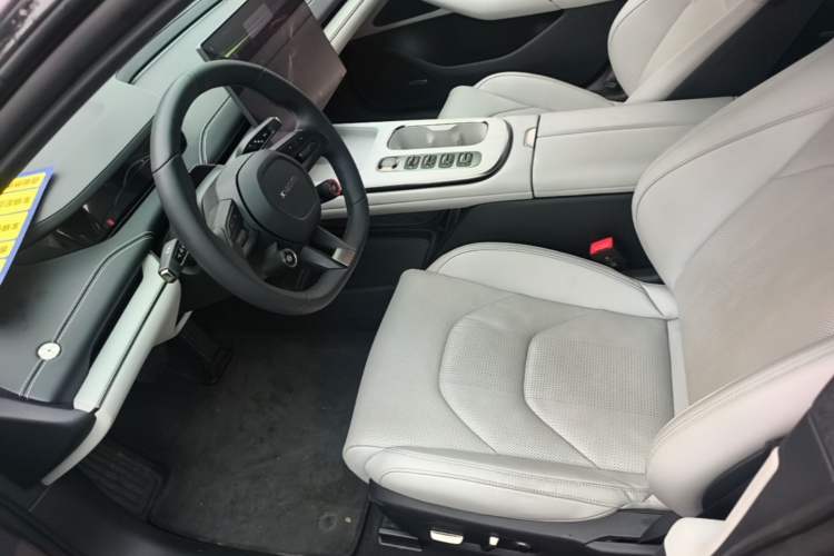 Used Xiaomi Auto SU7 2024 Rear-Drive Ultra-Long Range Advanced Pro-Level Intelligent Driving Version Left Front Seat