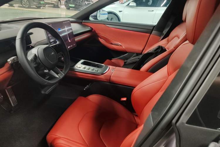 Used Xiaomi Auto SU7 2024 Four-Wheel Drive Ultra-Long Range Advanced Intelligent Driving Max Edition Left Front Seat