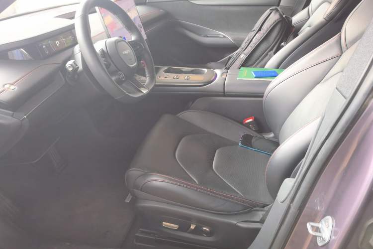 Used Xiaomi Auto SU7 2024 Rear-Drive Long-Range Intelligent Driving Version Left Front Seat