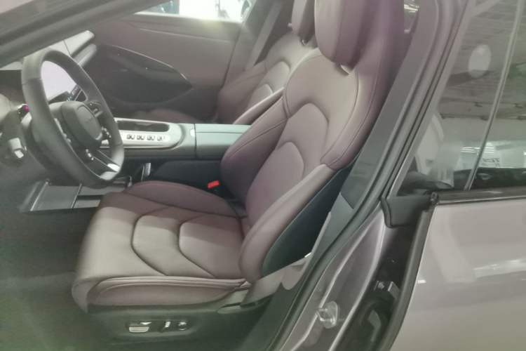 Used Xiaomi Auto SU7 2024 Four-Wheel Drive Ultra-Long Range Advanced Intelligent Driving Max Edition Left Front Seat