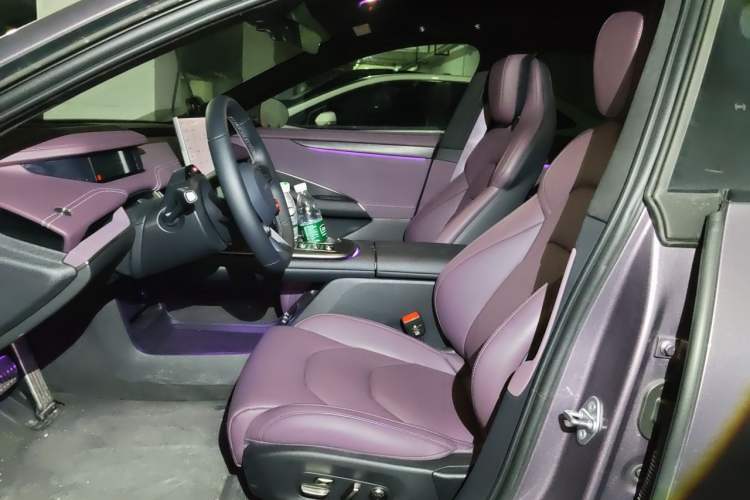Used Xiaomi Auto SU7 2024 Four-Wheel Drive Ultra-Long Range Advanced Intelligent Driving Max Edition Left Front Seat