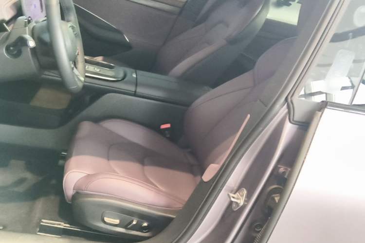 Used Xiaomi Auto SU7 2024 Rear-Drive Long-Range Intelligent Driving Version Left Front Seat