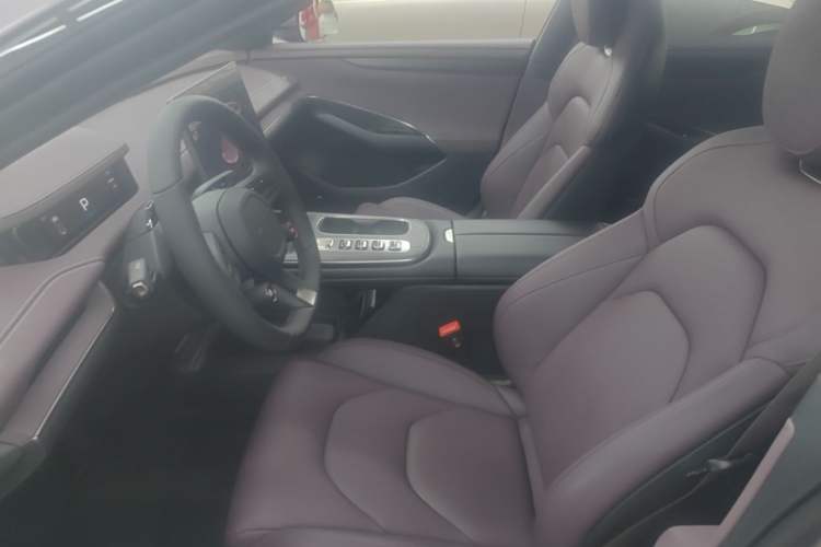 Used Xiaomi Auto SU7 2024 Rear-Drive Ultra-Long Range Advanced Pro-Level Intelligent Driving Version Left Front Seat