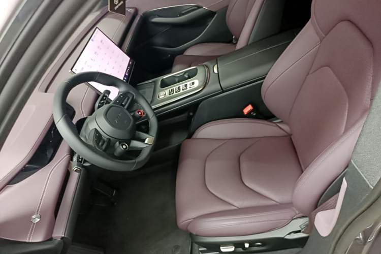 Used Xiaomi Auto SU7 2024 Rear-Drive Ultra-Long Range Advanced Pro-Level Intelligent Driving Version Left Front Seat