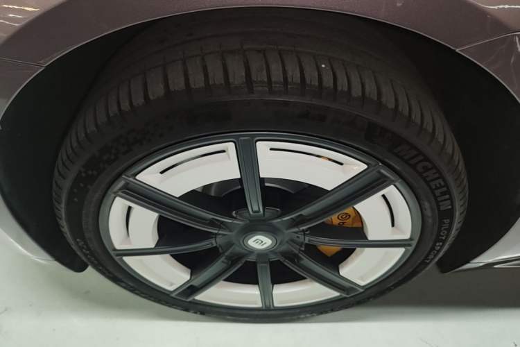 Used Xiaomi Auto SU7 2024 Four-Wheel Drive Ultra-Long Range Advanced Intelligent Driving Max Edition Left Front Wheel Hub