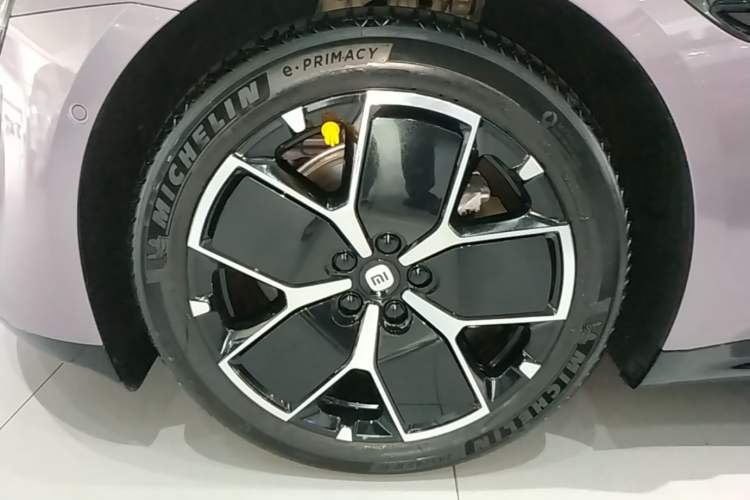 Used Xiaomi Auto SU7 2024 Rear-Drive Long-Range Intelligent Driving Version Left Front Wheel Hub