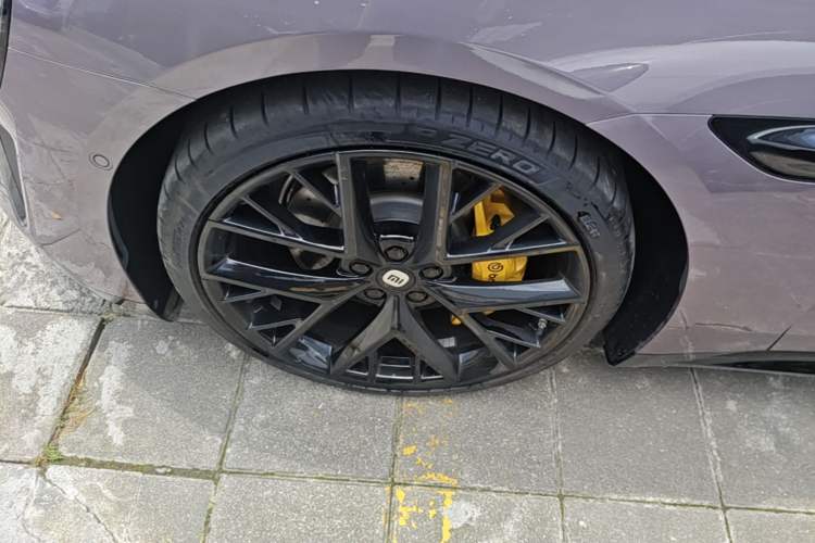 Used Xiaomi Auto SU7 2024 Four-Wheel Drive Ultra-Long Range Advanced Intelligent Driving Max Edition Left Front Wheel Hub
