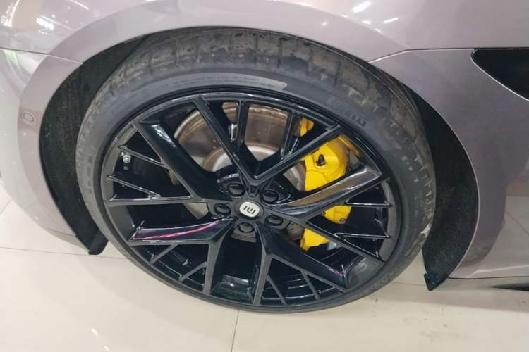 Used Xiaomi Auto SU7 2024 Four-Wheel Drive Ultra-Long Range Advanced Intelligent Driving Max Edition Left Front Wheel Hub