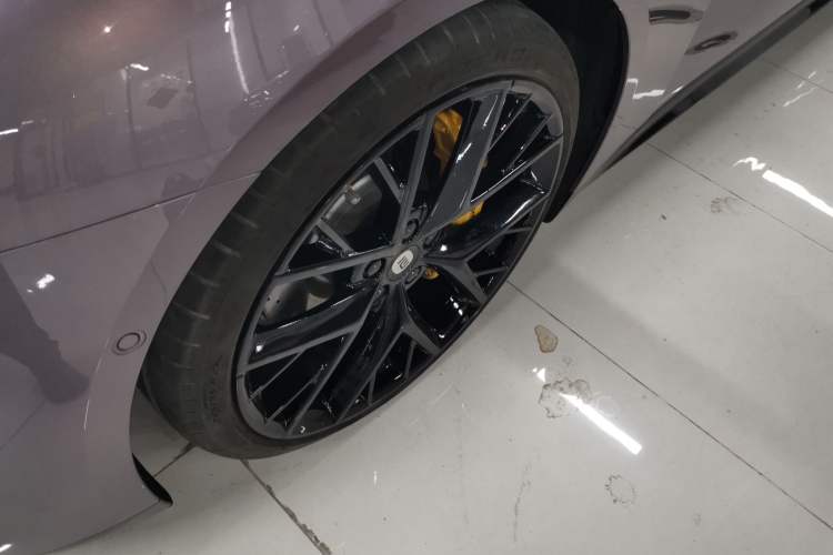 Used Xiaomi Auto SU7 2024 Four-Wheel Drive Ultra-Long Range Advanced Intelligent Driving Max Edition Left Front Wheel Hub