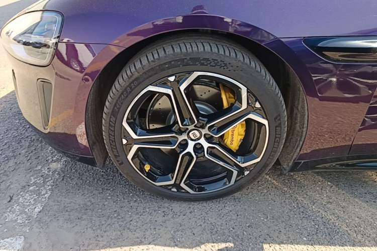 Used Xiaomi Auto SU7 2024 Rear-Drive Long-Range Intelligent Driving Version Left Front Wheel Hub