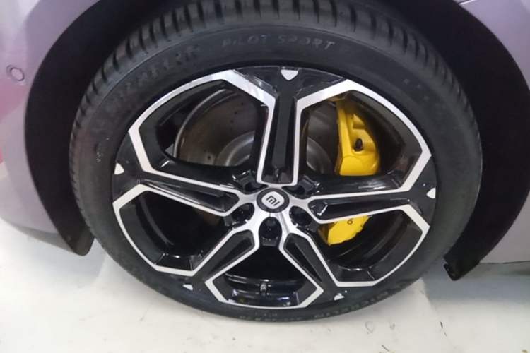 Used Xiaomi Auto SU7 2024 Rear-Drive Long-Range Intelligent Driving Version Left Front Wheel Hub