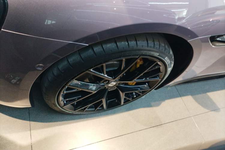 Used Xiaomi Auto SU7 2024 Four-Wheel Drive Ultra-Long Range Advanced Intelligent Driving Max Edition Left Front Wheel Hub