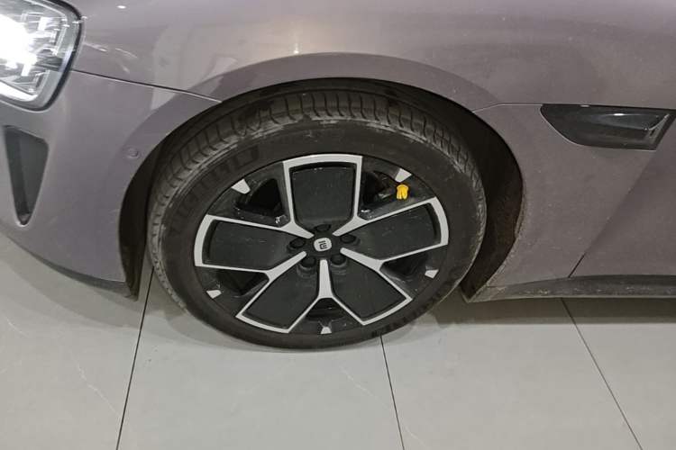 Used Xiaomi Auto SU7 2024 Rear-Drive Long-Range Intelligent Driving Version Left Front Wheel Hub