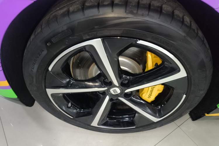 Used Xiaomi Auto SU7 2024 Four-Wheel Drive Ultra-Long Range Advanced Intelligent Driving Max Edition Left Front Wheel Hub