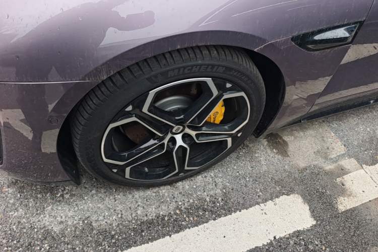 Used Xiaomi Auto SU7 2024 Four-Wheel Drive Ultra-Long Range Advanced Intelligent Driving Max Edition Left Front Wheel Hub