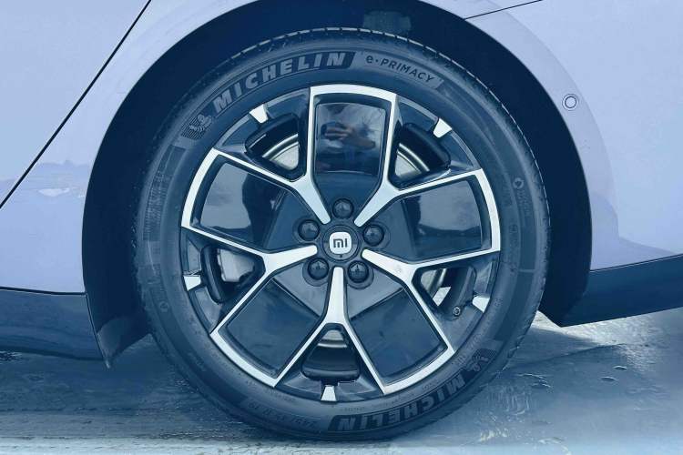 Used Xiaomi Auto SU7 2024 Rear-Drive Long-Range Intelligent Driving Version Left Front Wheel Hub