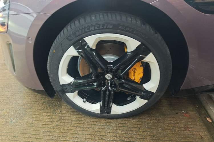 Used Xiaomi Auto SU7 2024 Four-Wheel Drive Ultra-Long Range Advanced Intelligent Driving Max Edition Left Front Wheel Hub