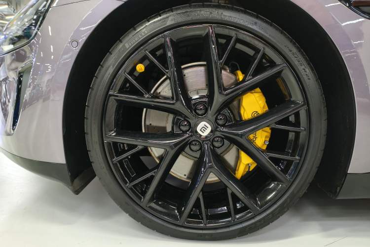 Used Xiaomi Auto SU7 2024 Four-Wheel Drive Ultra-Long Range Advanced Intelligent Driving Max Edition Left Front Wheel Hub