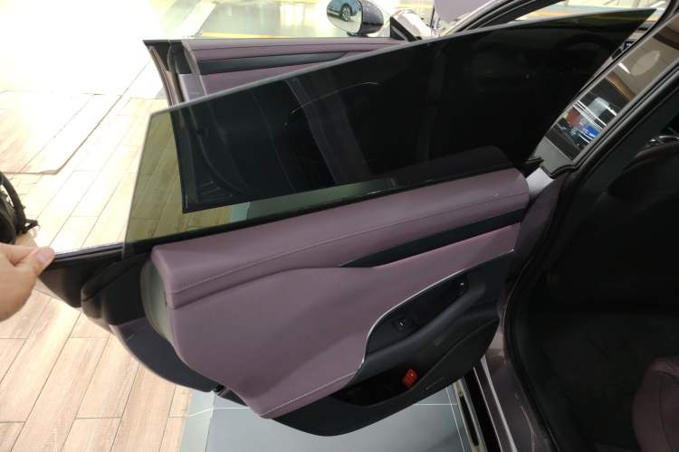 Used Xiaomi Auto SU7 2024 Rear-Drive Long-Range Intelligent Driving Version Left Rear Door Interior