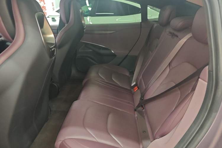 Used Xiaomi Auto SU7 2024 Four-Wheel Drive Ultra-Long Range Advanced Intelligent Driving Max Edition Left Rear Seat