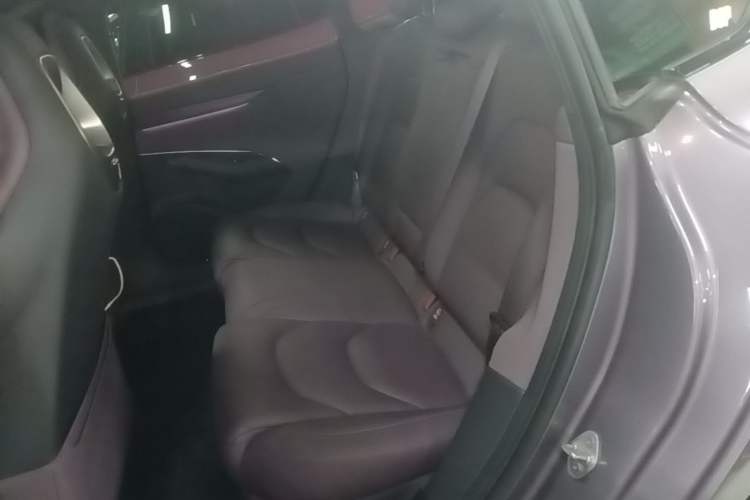 Used Xiaomi Auto SU7 2024 Rear-Drive Long-Range Intelligent Driving Version Left Rear Seat