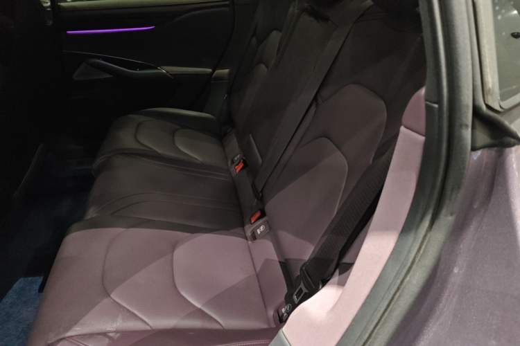 Used Xiaomi Auto SU7 2024 Four-Wheel Drive Ultra-Long Range Advanced Intelligent Driving Max Edition Left Rear Seat