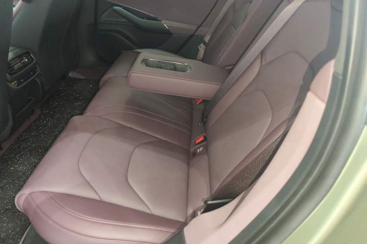 Used Xiaomi Auto SU7 2024 Four-Wheel Drive Ultra-Long Range Advanced Intelligent Driving Max Edition Left Rear Seat