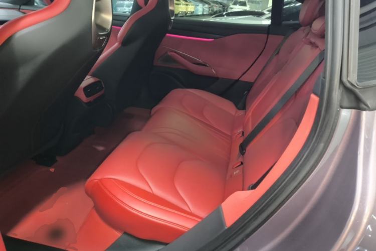Used Xiaomi Auto SU7 2024 Four-Wheel Drive Ultra-Long Range Advanced Intelligent Driving Max Edition Left Rear Seat