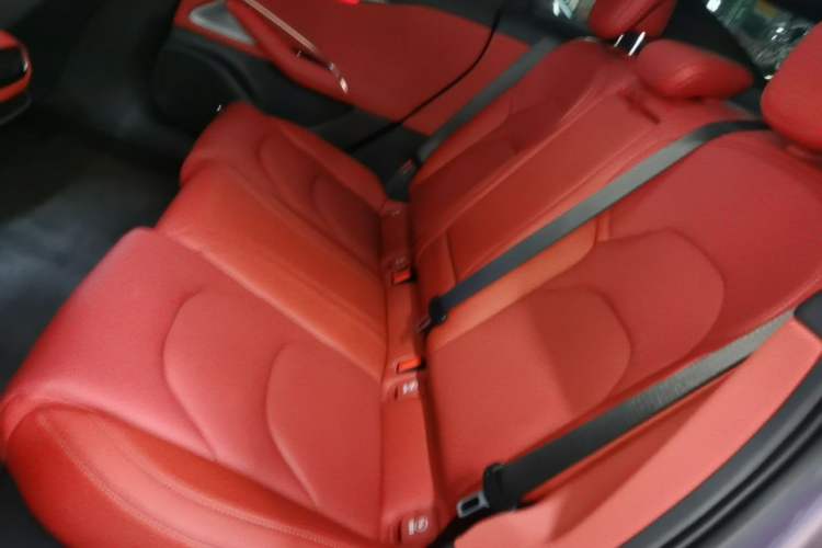 Used Xiaomi Auto SU7 2024 Four-Wheel Drive Ultra-Long Range Advanced Intelligent Driving Max Edition Left Rear Seat