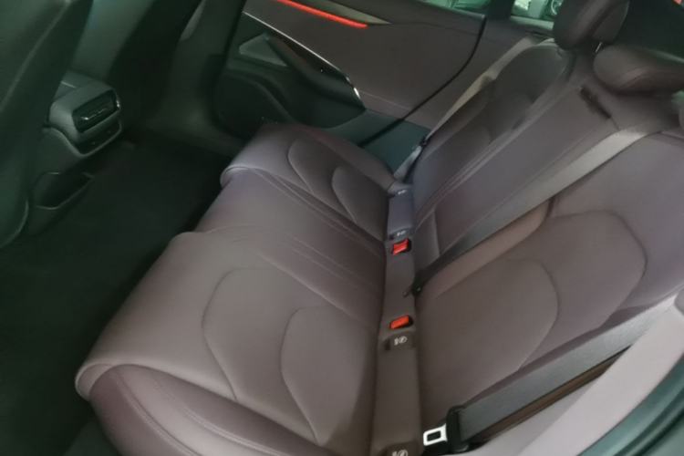 Used Xiaomi Auto SU7 2024 Four-Wheel Drive Ultra-Long Range Advanced Intelligent Driving Max Edition Left Rear Seat