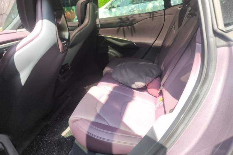 Used Xiaomi Auto SU7 2024 Four-Wheel Drive Ultra-Long Range Advanced Intelligent Driving Max Edition Left Rear Seat